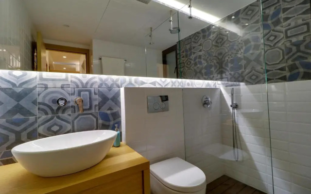 Superior Central Apt|3min to Metro|AC|Netflix|iMac