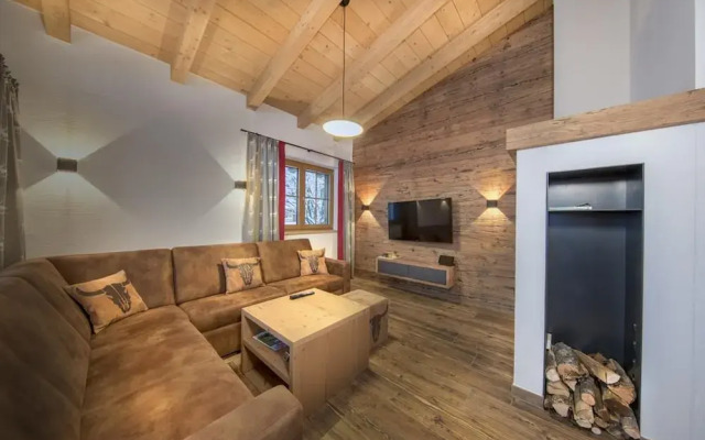 Chalet With Shared Swimming Pool