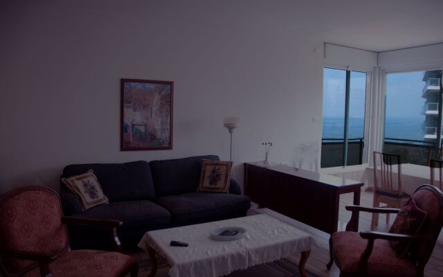 Yona Apartments