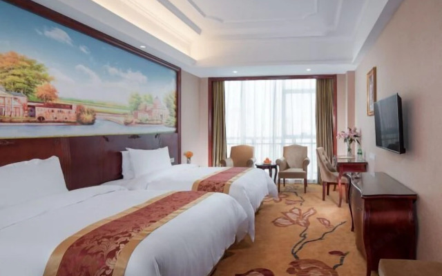 Vienna International Hotel (Shenzhen Cooperation Zone)