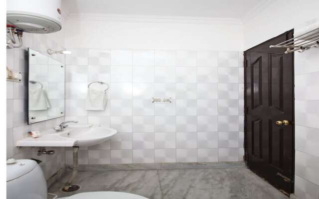 Capital O 9222 Winsome Hotel