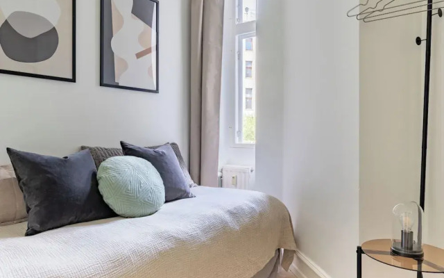 Sanders Shield - 3 Bedroom Apartment With Balcony