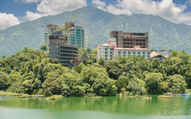 Bishui Shanju Lakeside B&B