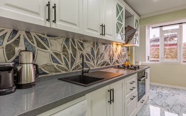 Stylish Flat Near Public Transportation in Maltepe