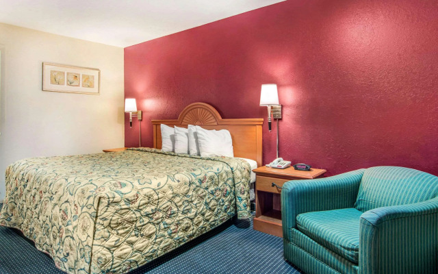 Rodeway Inn La Grange East