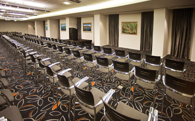 African Pride 15 On Orange Hotel