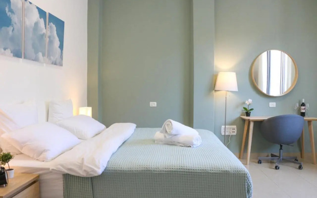 Paris Square Apartments Downtown