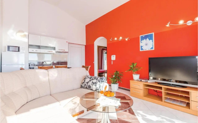 Apartment Makarska with Sea View 01