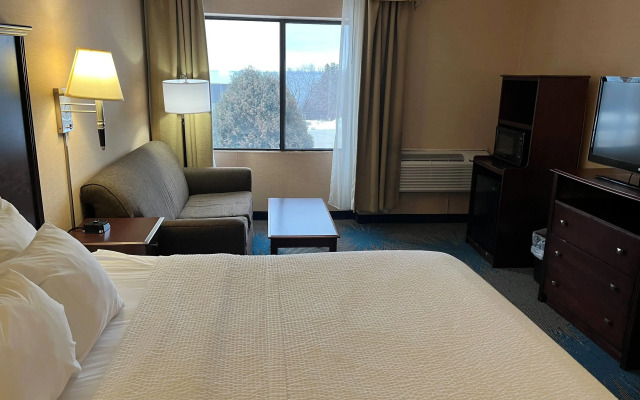 Days Inn by Wyndham Duluth Lakewalk