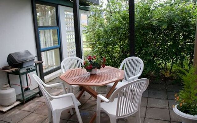 Reykjavik Peace Center - Guesthouse