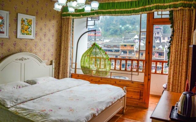 Fenghuang Memory Linjiang Inn