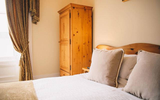 Antrim House Guest Rooms & Suites