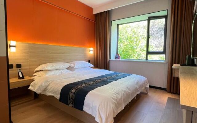Altay Fenglinwan Boutique Hotel