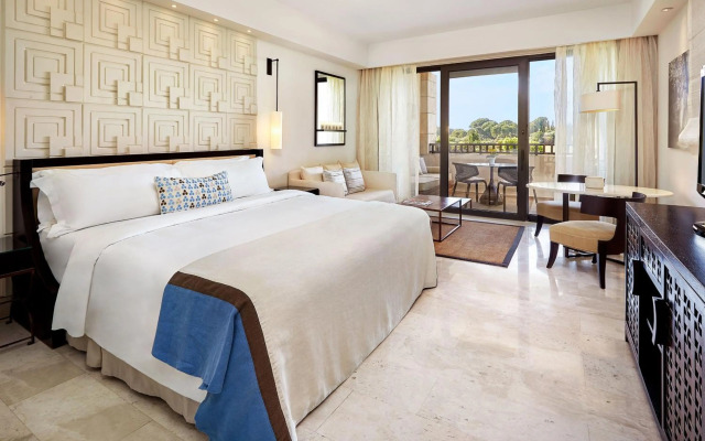 The Romanos, a Luxury Collection Resort