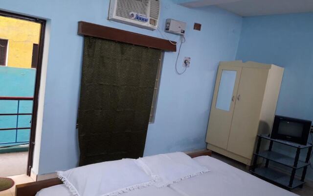 Parisha Residency - Temple Side Hotel