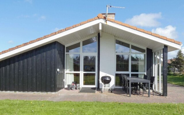 10 Person Holiday Home in Lokken