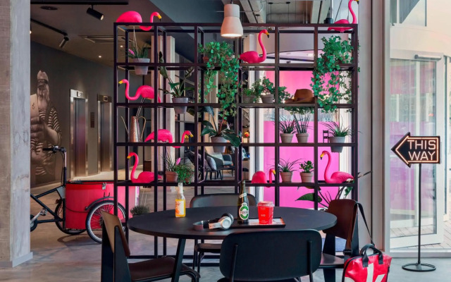 Moxy Copenhagen Sydhavnen