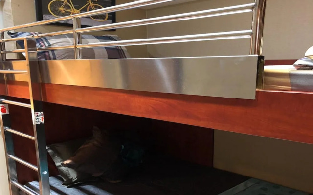 Rich Hotel