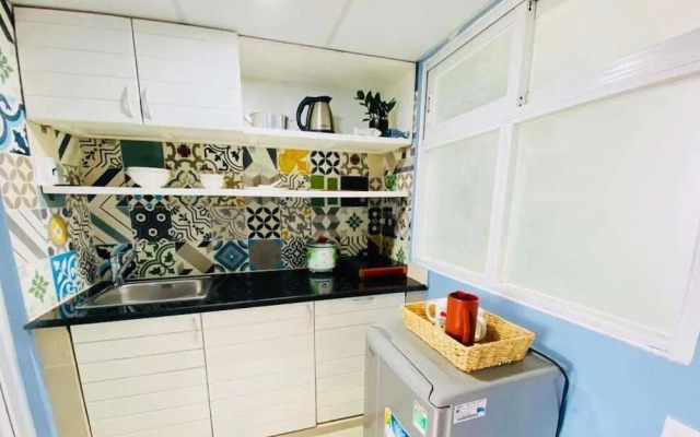 The Homee Cozy Modern Studio Apartment