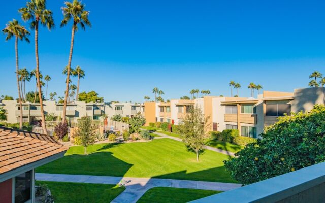 1BR near Fashion Square by WanderJaunt