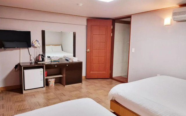 Hotel G