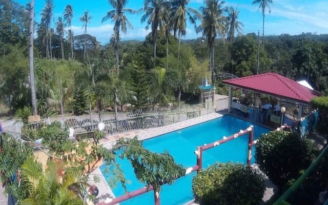 Buena Lynne's Resort Annex