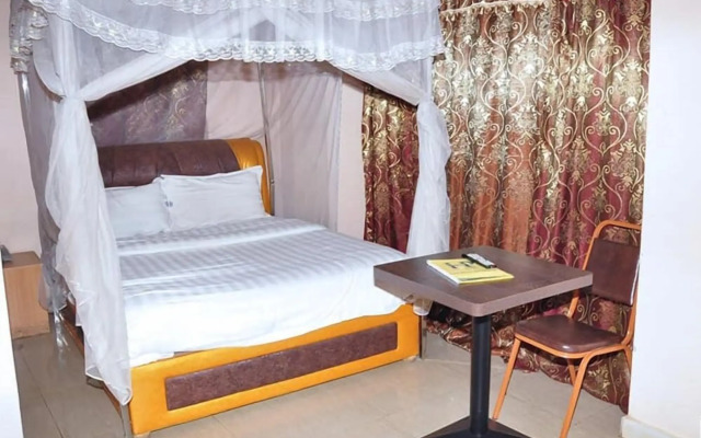 Primera Hotel