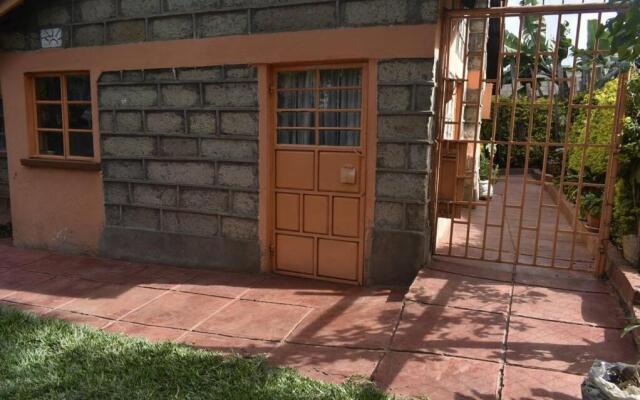 A peaceful and lovely 1 bedroom vacation Dina's little home