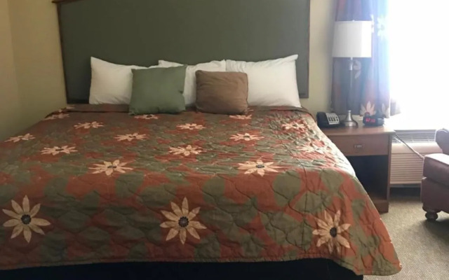 Randolph Inn and Suites