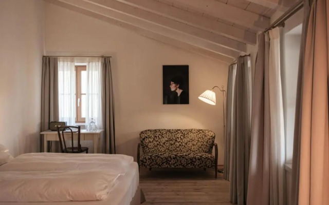 1477 Reichhalter Eat & Sleep