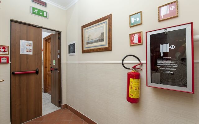 Des Artistes Budget Rooms