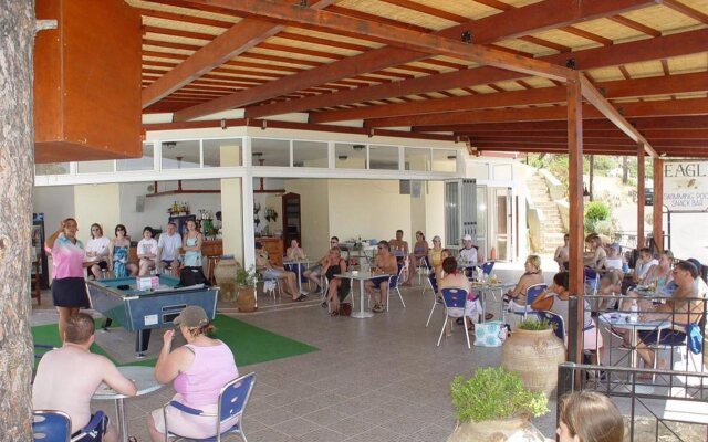 Marianthi Studios & Apartments