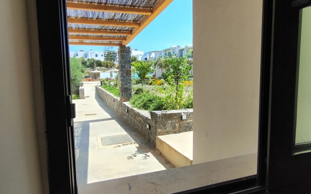 Helios Beach Hotel & Bungalows