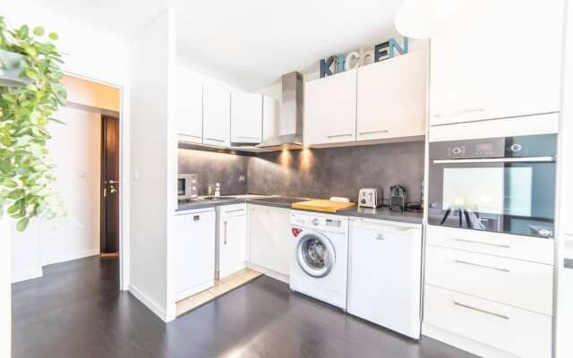 Revon Private Apartment Downtown