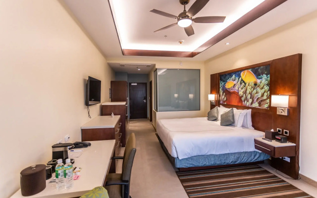 Surfrider Resort Hotel