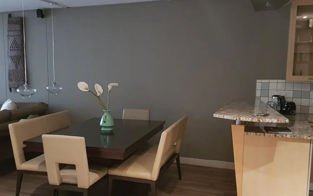 Weom Apartments