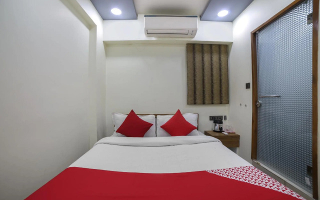 OYO 66877 Hotel VM Palace