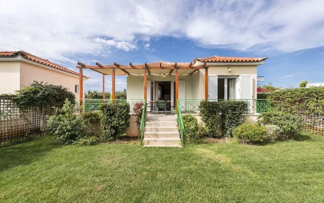 Estia Coastal Dream - Lush & Enchanting Garden Gem