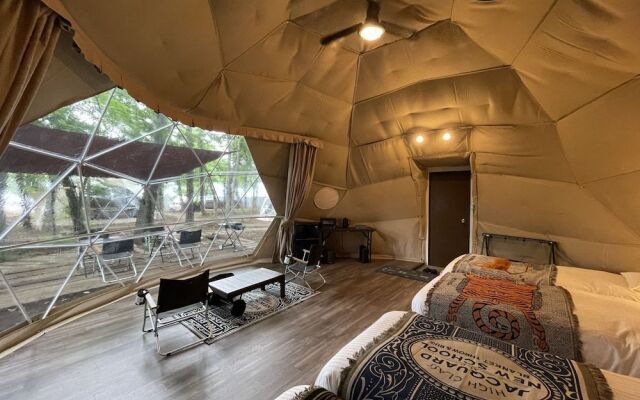 The Day Post General Glamping Village