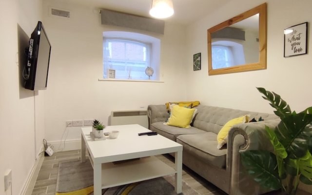 Cosy Riverside Apartment - Woodsmill Quay Free Parking
