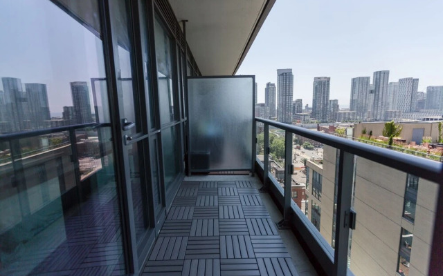 Applewood Suites - 2 BDRM King & Spadina