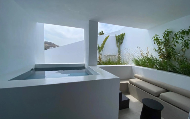 CUBIC Mykonos Seafront Design Suites