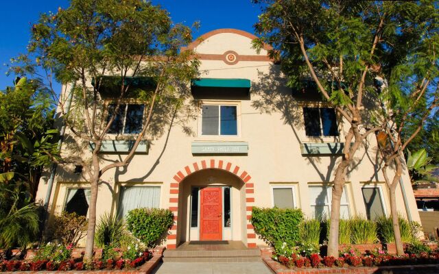 Santa Paula Inn
