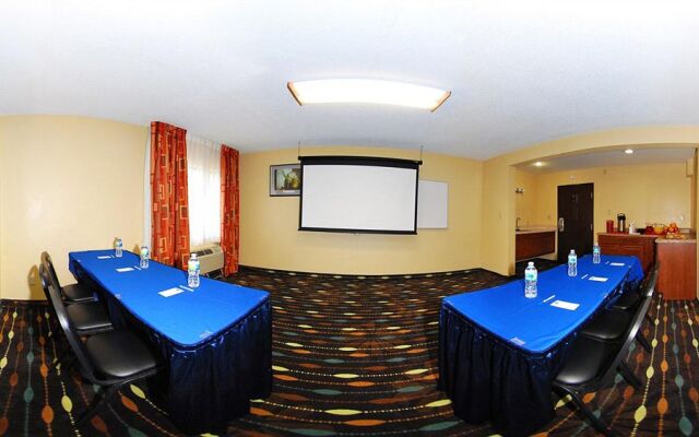 Comfort Inn & Suites Cleveland