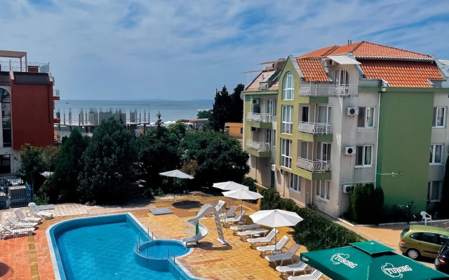 Mint Family Hotel