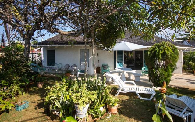 Yellow Canary Beach Villa