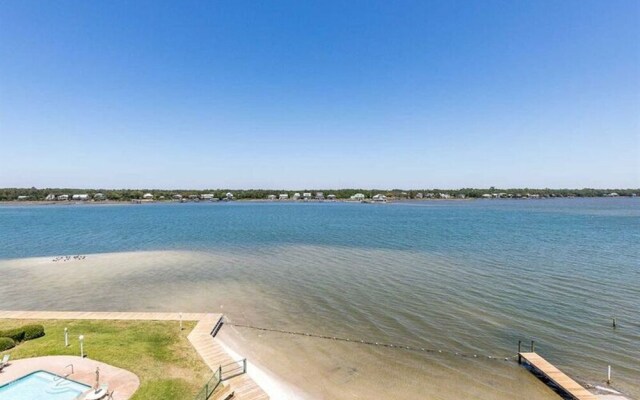 Compass Point Condominium