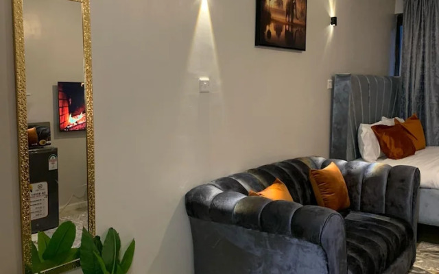 Lux Suites Coral Bells Studio Apartments