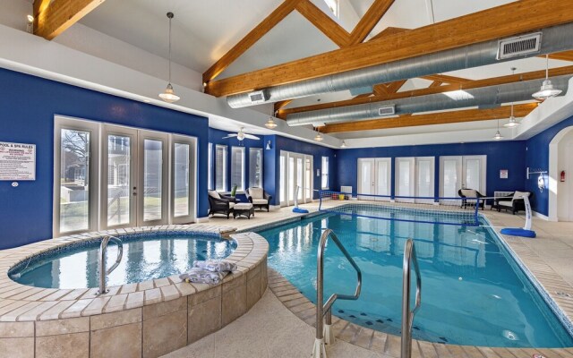 Luxurious Lakehouse With Indoor Pool-hot Tub-fire Pit