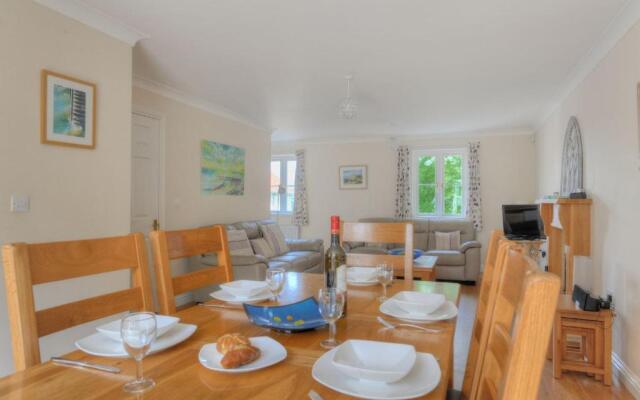 1 Woodroffe Meadow